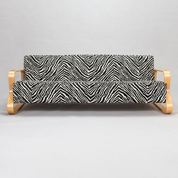 Alvar Aalto, a late 20th century '544' sofa for Artek.