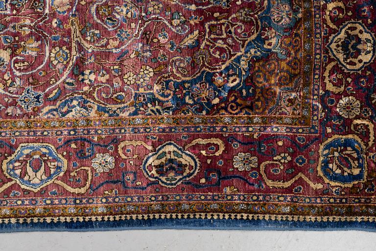 A rug, semi-antique silk Kashan, ca 194 x 127 cm.