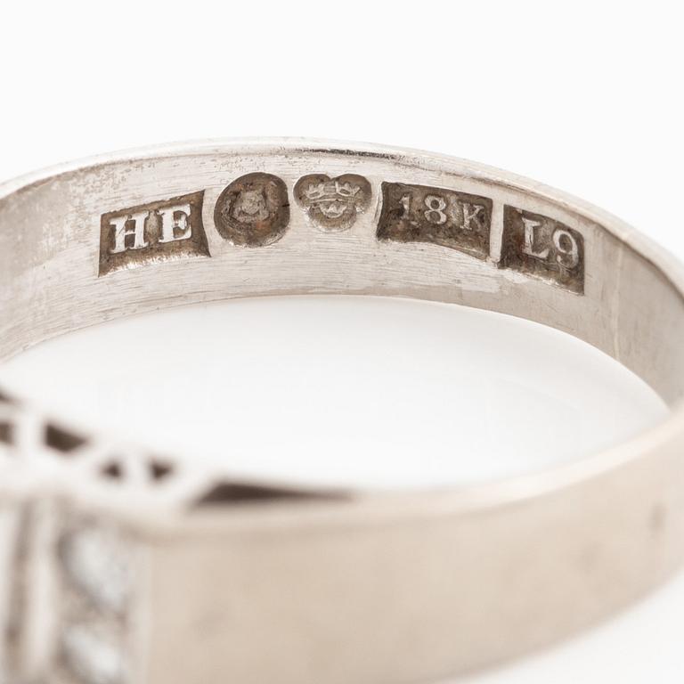 Ring, Engelbert, Stigbert, 18K vitguld med briljantslipade och åttkantslipade diamanter, 1960-tal.