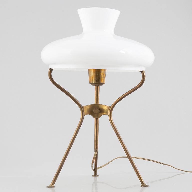 Bertil Brisborg & Torsten Claeson (1893-1978), a table lamp. "model Triva 532-018", Nordiska Kompaniet, 1950s.