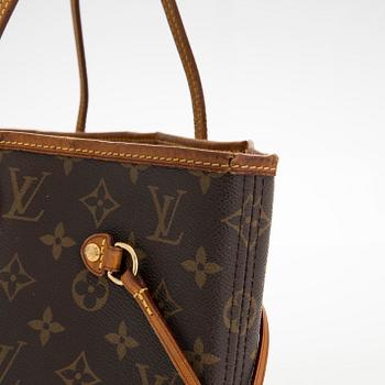 Louis Vuitton, a Monogram 'Neverfull MM' bag.