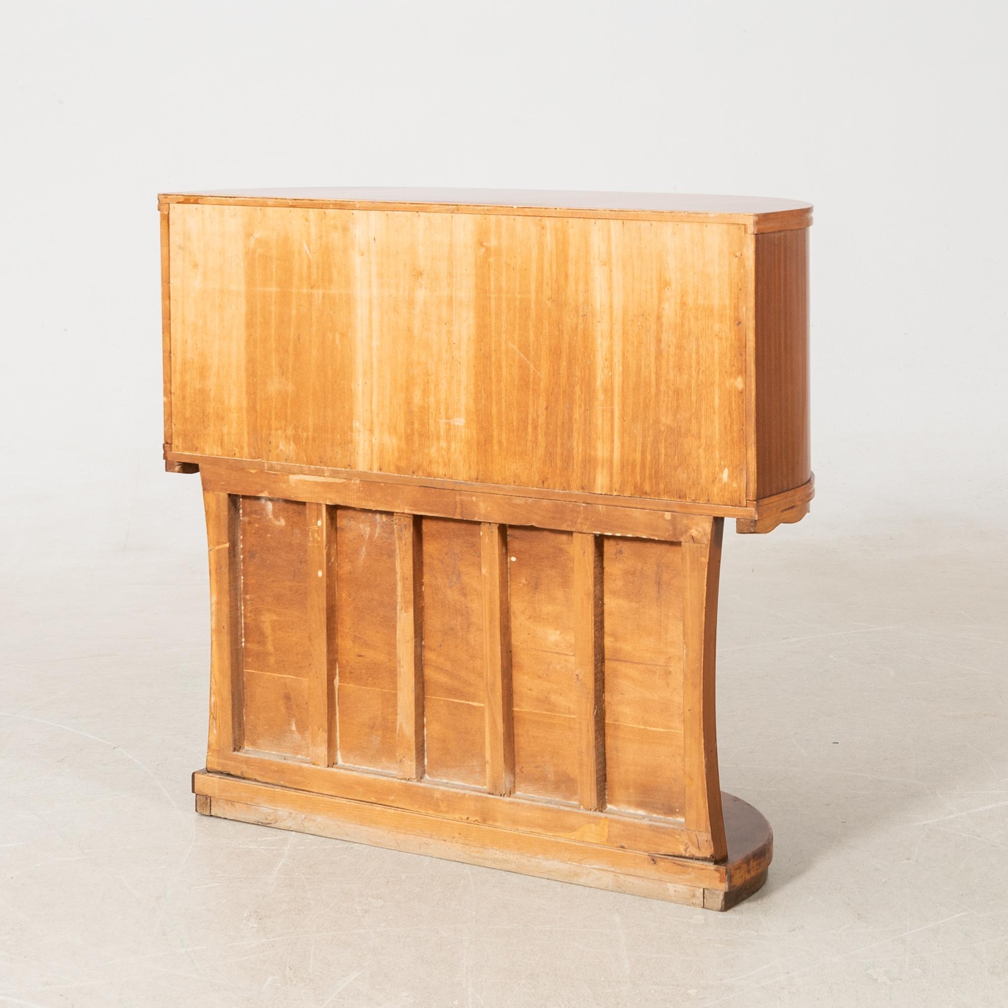 Sideboard, 1900-talets första hälft.