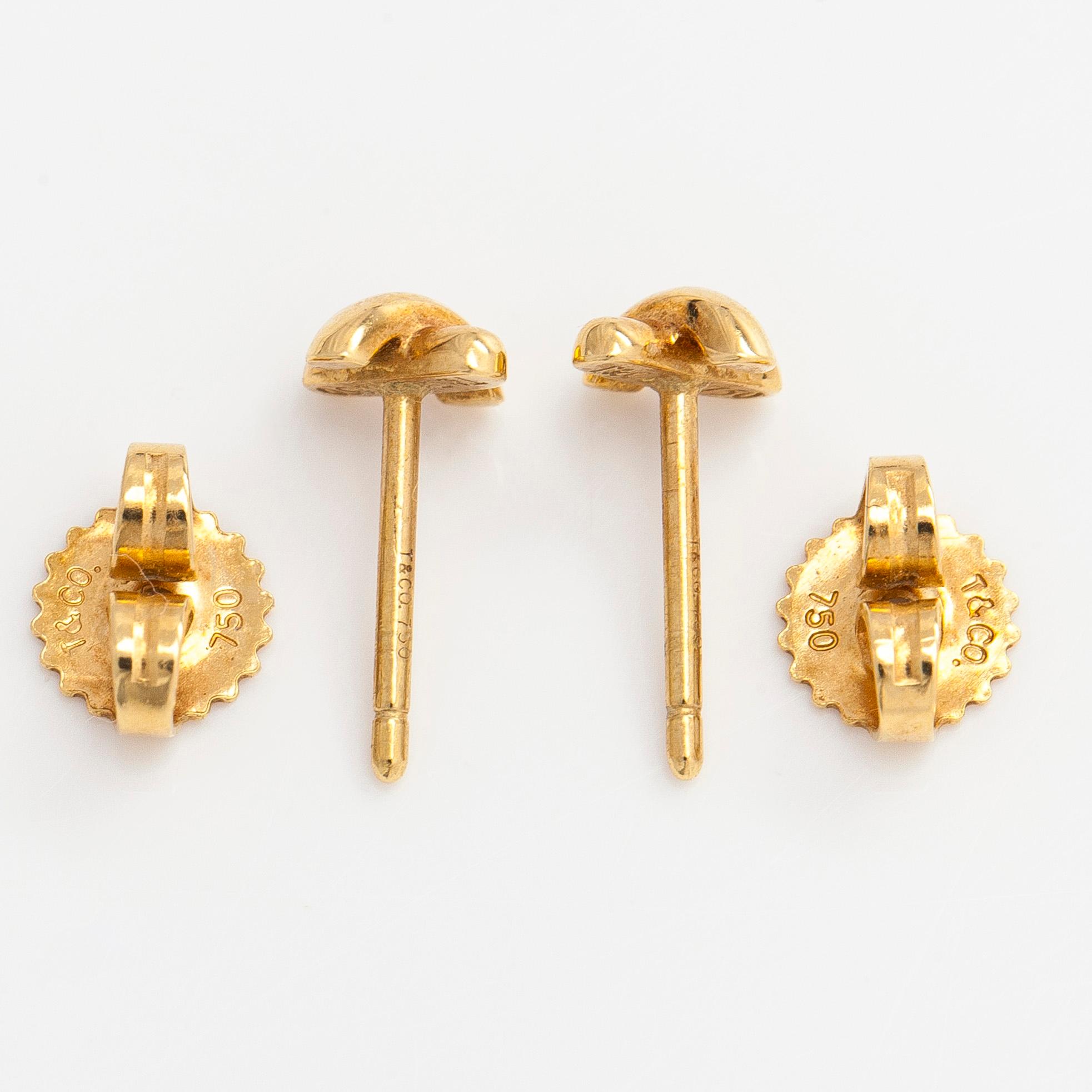 Tiffany & Co, korvakorut, "Cross Stitch", 18K kultaa.