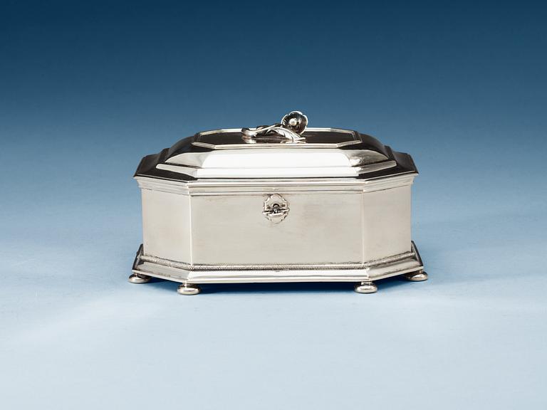 An Atelier Borgila silver jewelry box, Stockholm 1925.