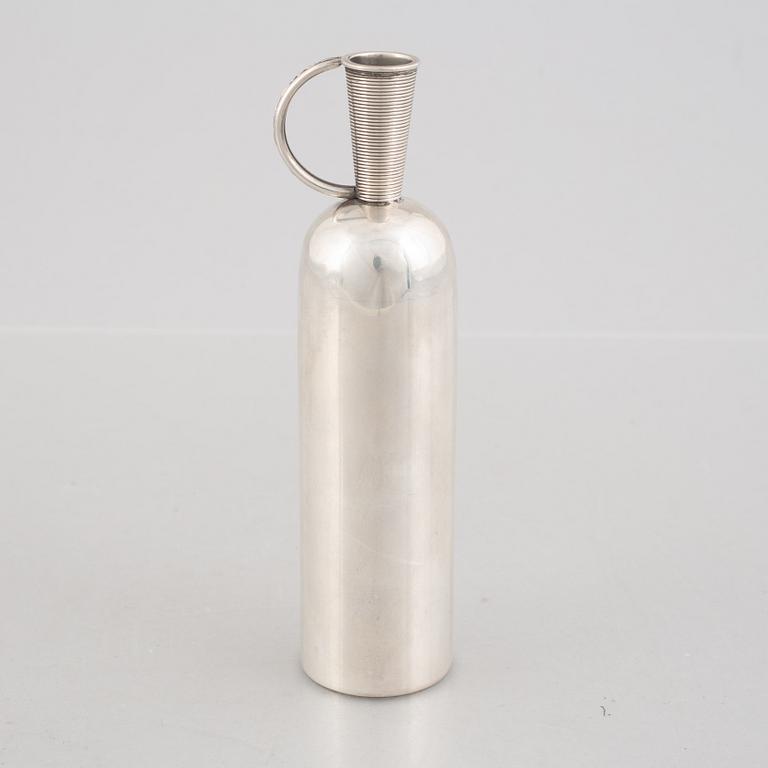 Svend Weihrauch, a sterling silver vase with handle, Aarhus, Franz Hingelberg, Denmark.