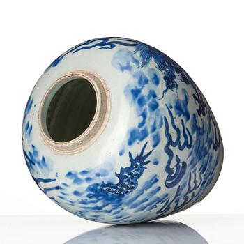 Urna, porslin. Transition, 1600-tal.