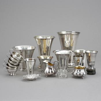 PARTI SILVER, 19 delar, bland annat CG Hallberg, Stockholm, 1935. Total vikt ca 1489g.