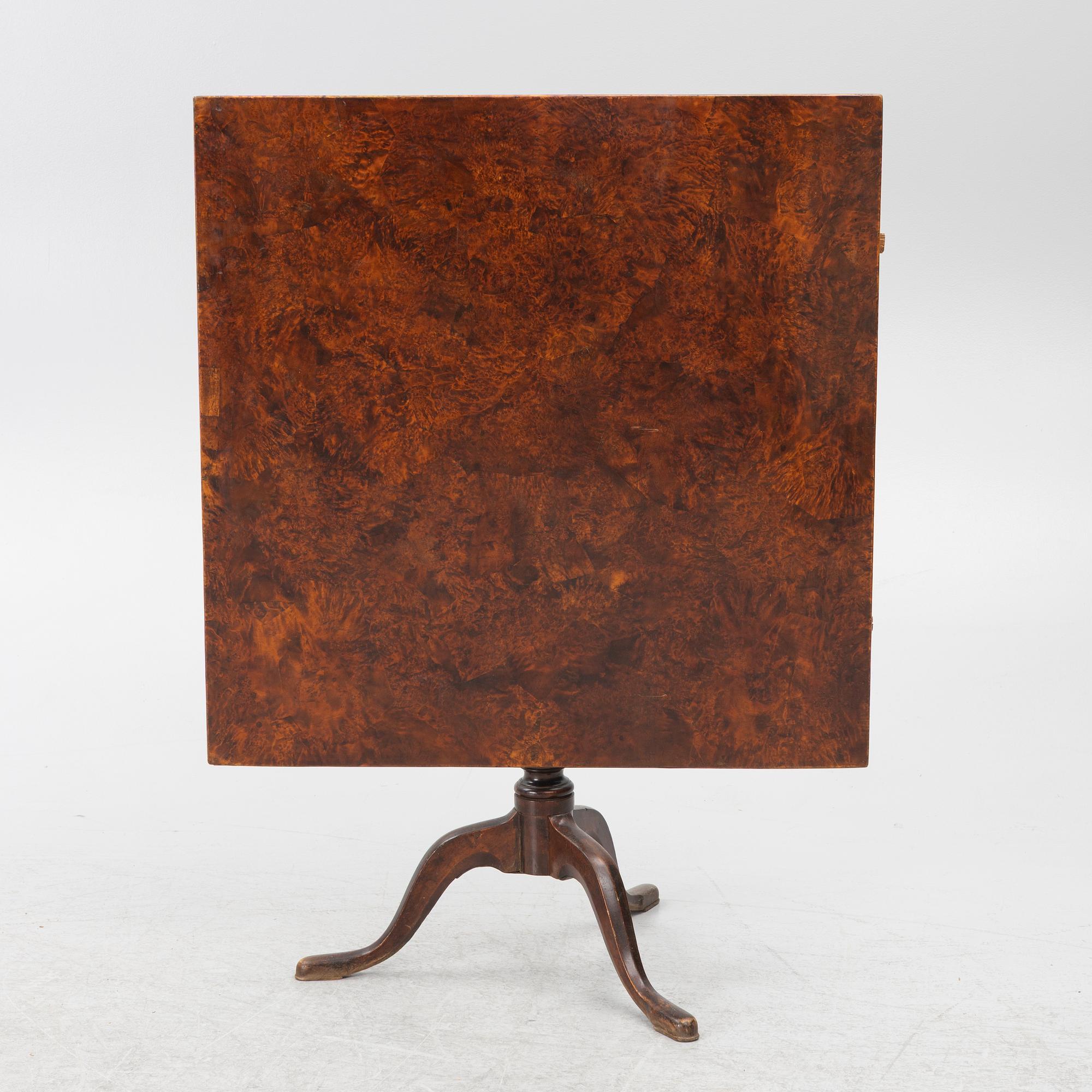 A folding table, Mälardalen, first half of the 19th century.