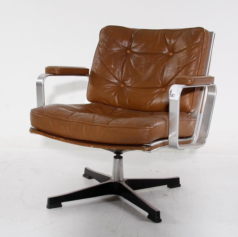SNURRFÅTÖLJ, Design: Karl-Erik Ekselius för JOC möbler, Vetlanda. 1960/70-tal.