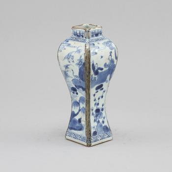 VAS, porslin, Kina, troligen 1800-tal.