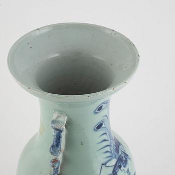 A porcelain floor vase, China, 19th century.