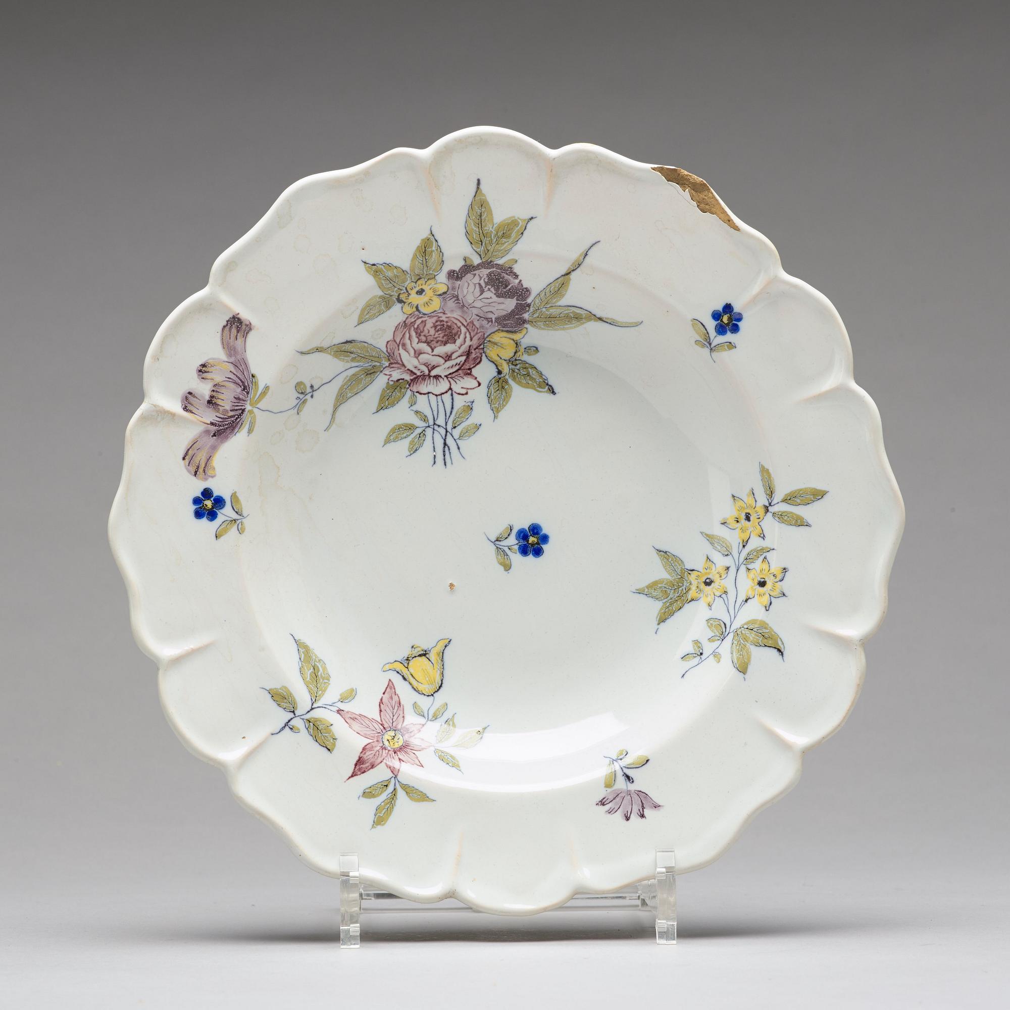TALLRIKAR, nio stycken, fajans. Rörstrand, 1700-tal.