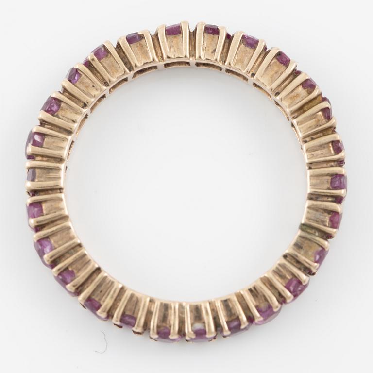 Alliansring 14K guld med rubiner.