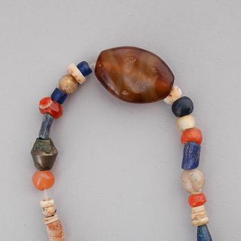 COLLIER, orientaliskt.