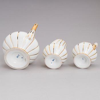 A 9-piece Meissen porcelain Tea set, Germany 20th century.