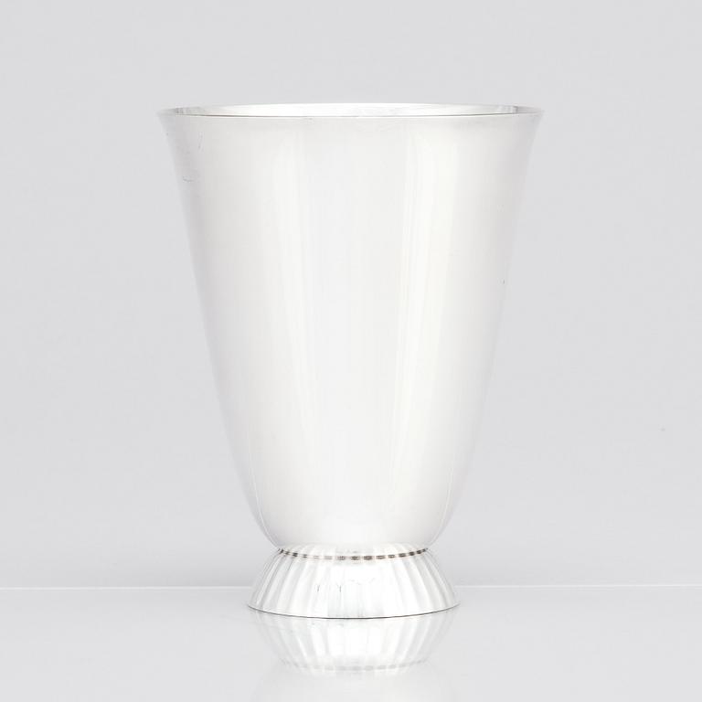 Sigvard Bernadotte, a sterling silver vase, Copenhagen post 1945, design nr 823.