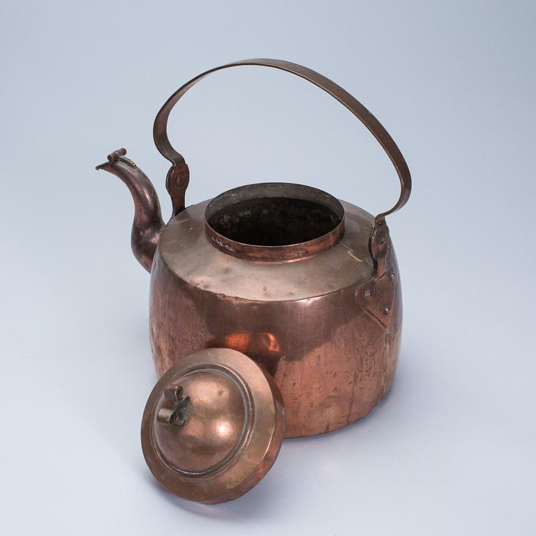 KAFFEKANNOR, 2 st, koppar, 1800-tal.