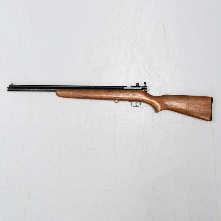 A Crossman model 133 airgun, caliber 4,5 mm.