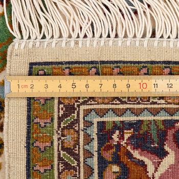 An oriental prayer rug, c. 180 x 125 cm.