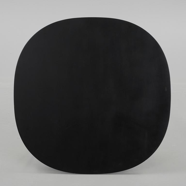 BORD,"Supercirkulär" design Bruno Mathsson och Piet Hein för Bruno Mathsson International.