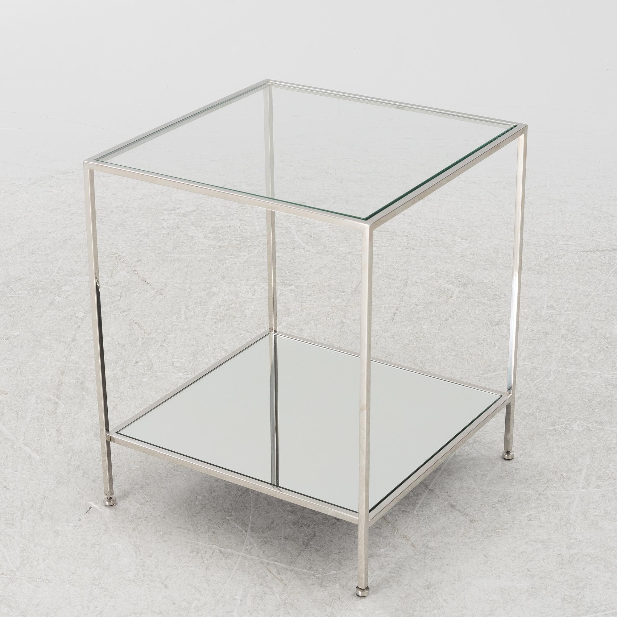 Ruth & Joanna, sidobord.