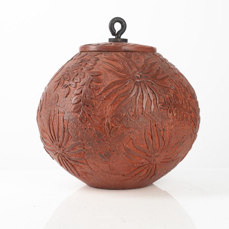 Anja Notini, an urn with cover, own workshop, Saltsjö-Boo.