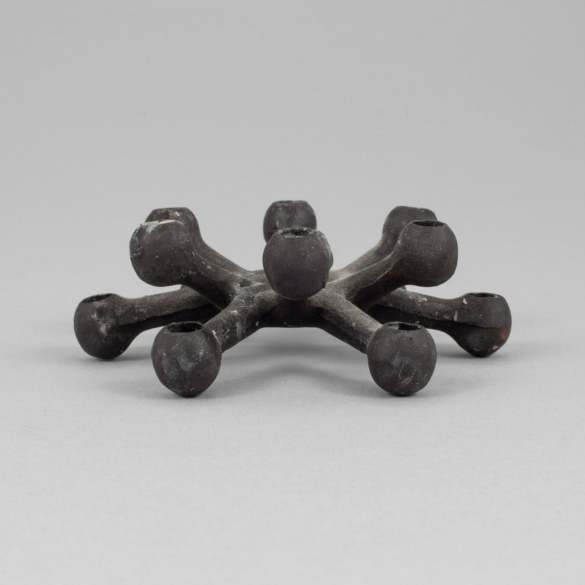 JENS QUISTGAARD, ljusstake, gjutjärn, Dansk Designs, Danmark.