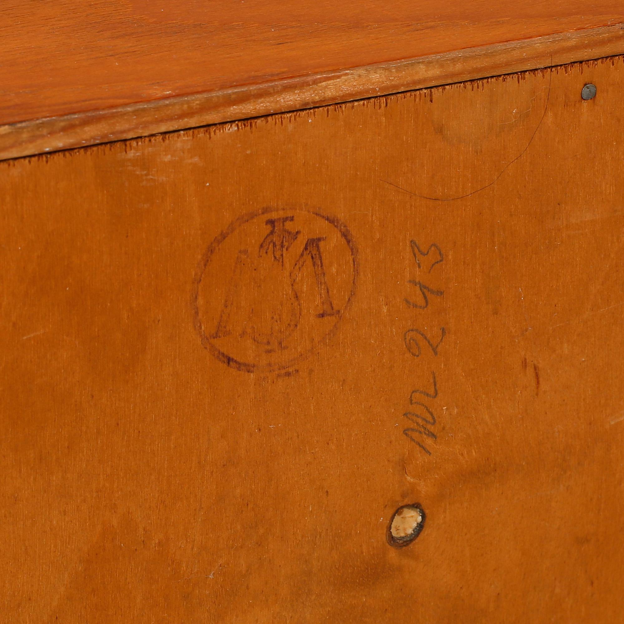 HYLLA, Virserums Nya Möbelfabrik, Hultarp, omkring 1900-talets mitt.