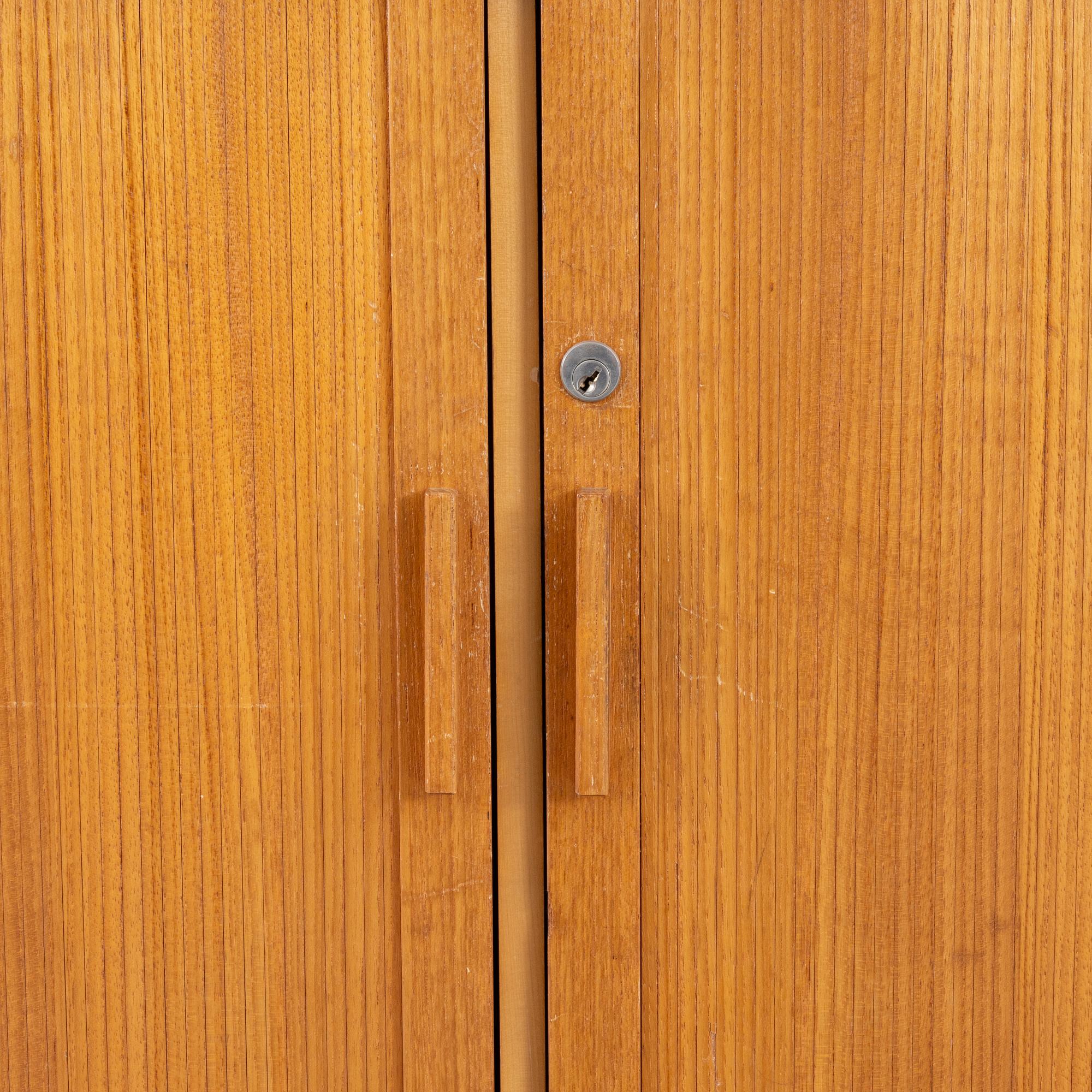 Bookshelves, a pair, Verkstads AB Lindqvist, Motala, second half of the 20th century.