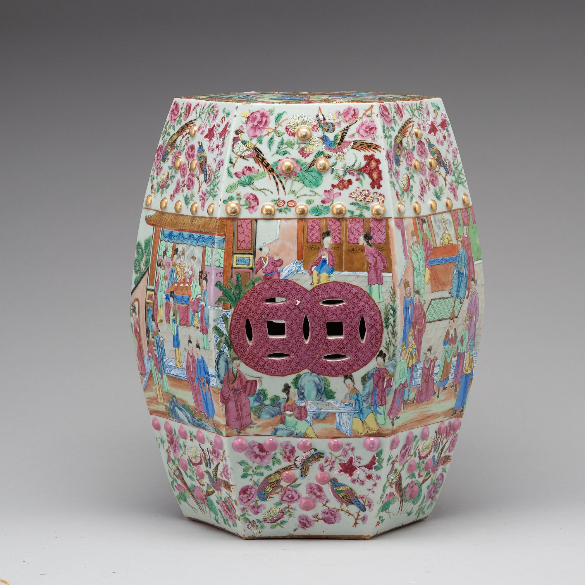 A Canton garden seat, Qing dynasty, 19th Century.