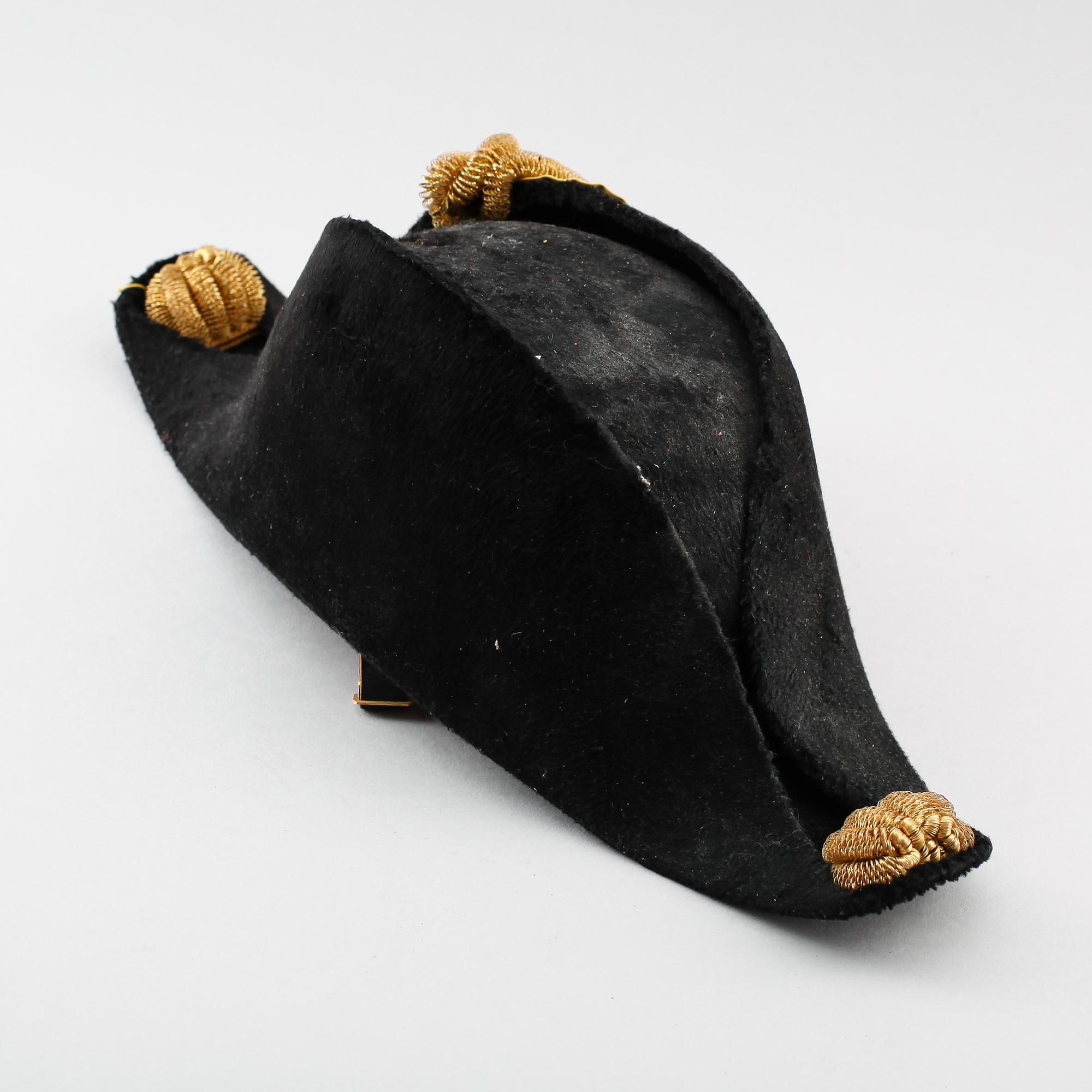 BICORNE SAMT ASK, svensk, för ämbetsman, omkring år 1900.