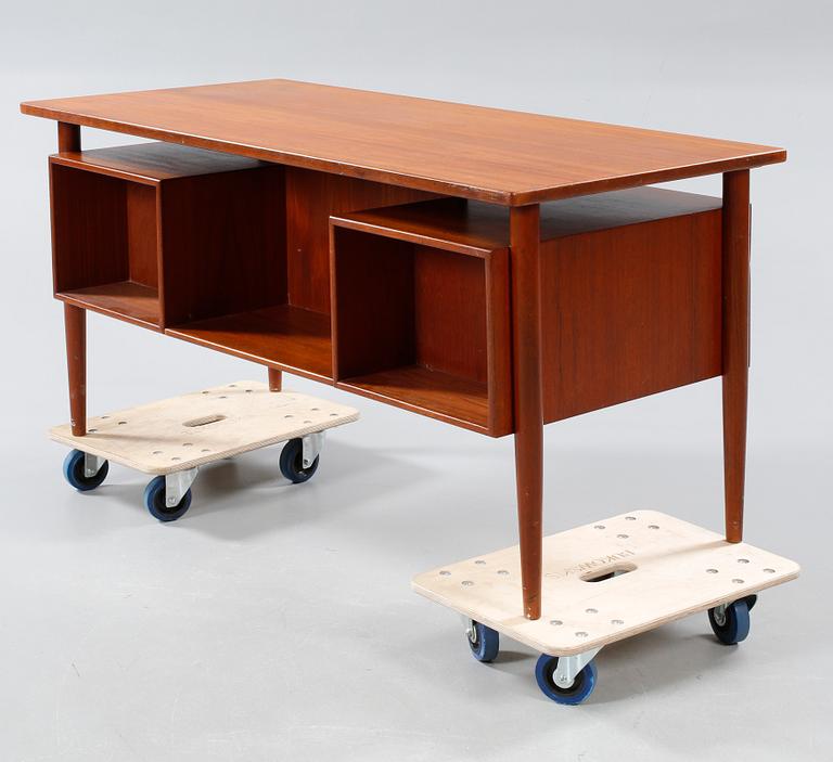 A 1950/60s desk.