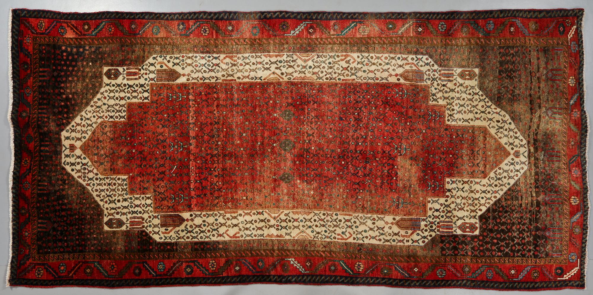 MATTA, troligen Kashgai, modern tillverkning, 310 x 155 cm.