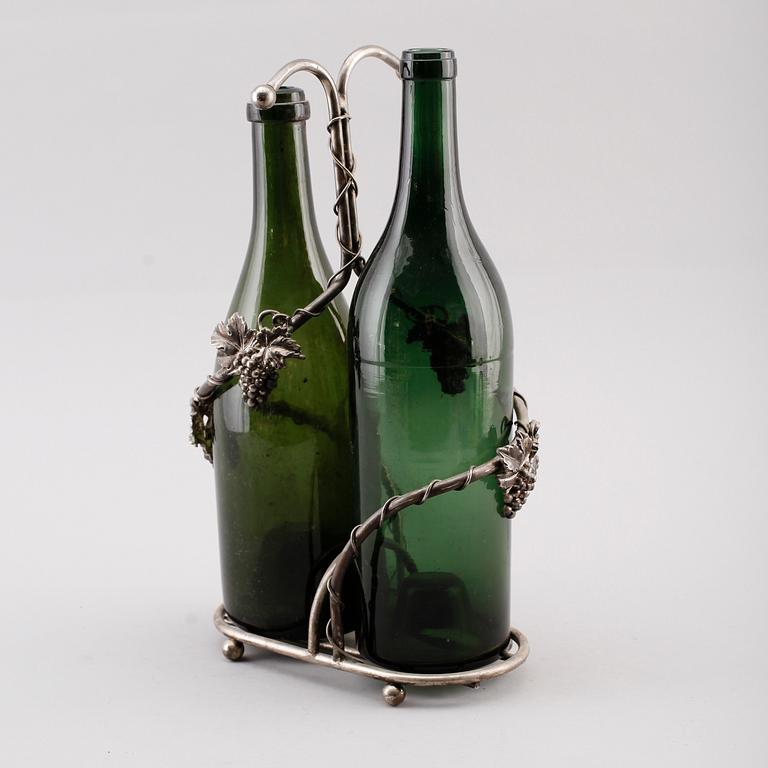 FLASKSTÄLL, glas och försilvrad metall, 1900-talets början.