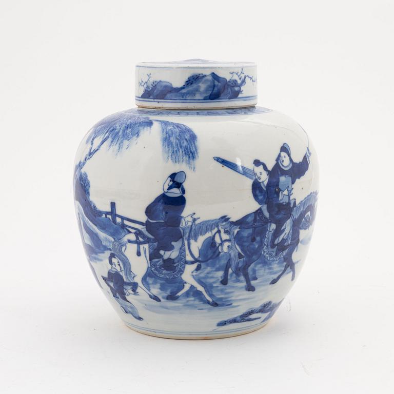 A blue and white jar with cover, Qing dynasty, Kangxistyle, 19th century.