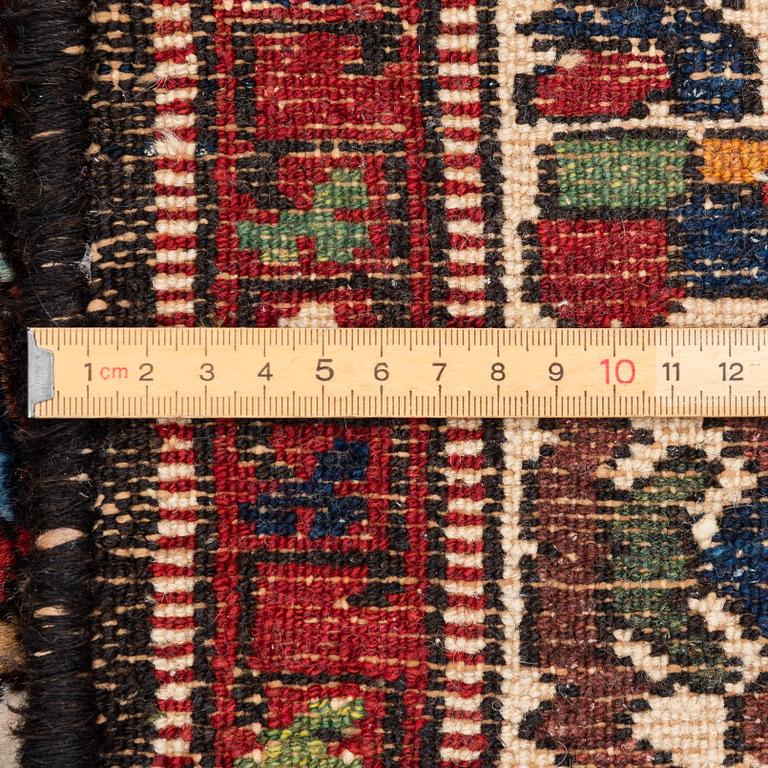 Matta, Bakhtiari, ca 314 x 222 cm.
