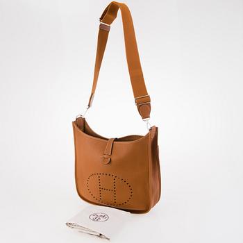 HERMÈS Evelyne III 33 Bag.