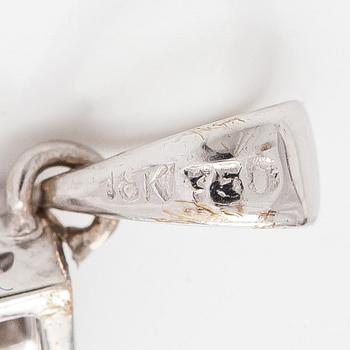 Pendant, princess-cut diamonds, 18K white gold.