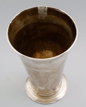 BÄGARE, silver, CG Hallberg, Stockholm 1937. Vikt ca 344 gram.