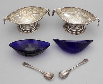 SALTKAR, 2 snarlika, empirestil, Birmingham, England, 1900-talets början. Vikt ca 81 gram.