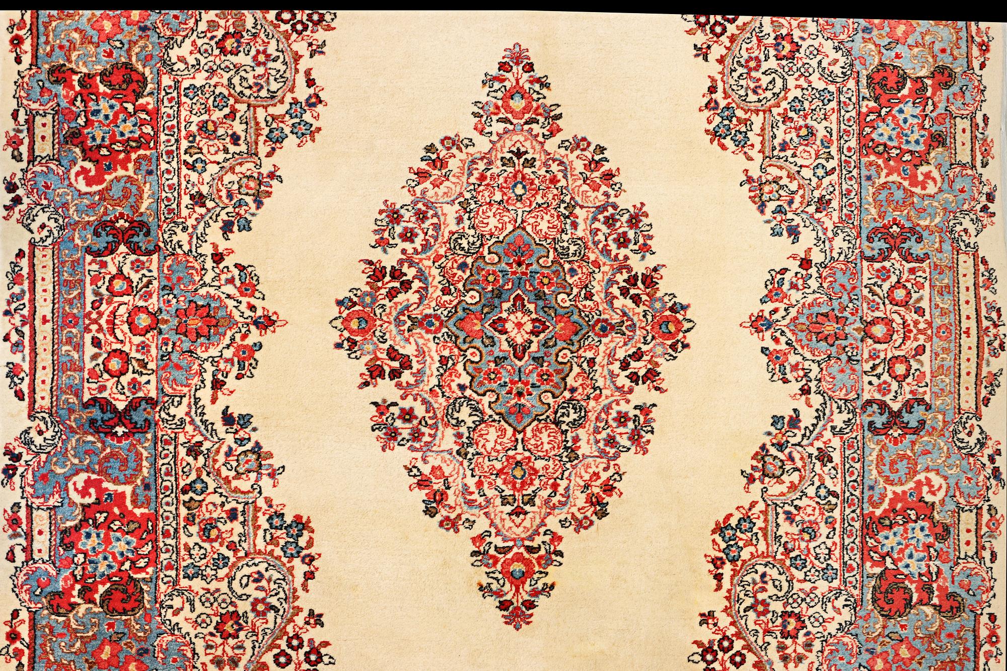 A Kerman carpet, c. 270 x 187 cm.