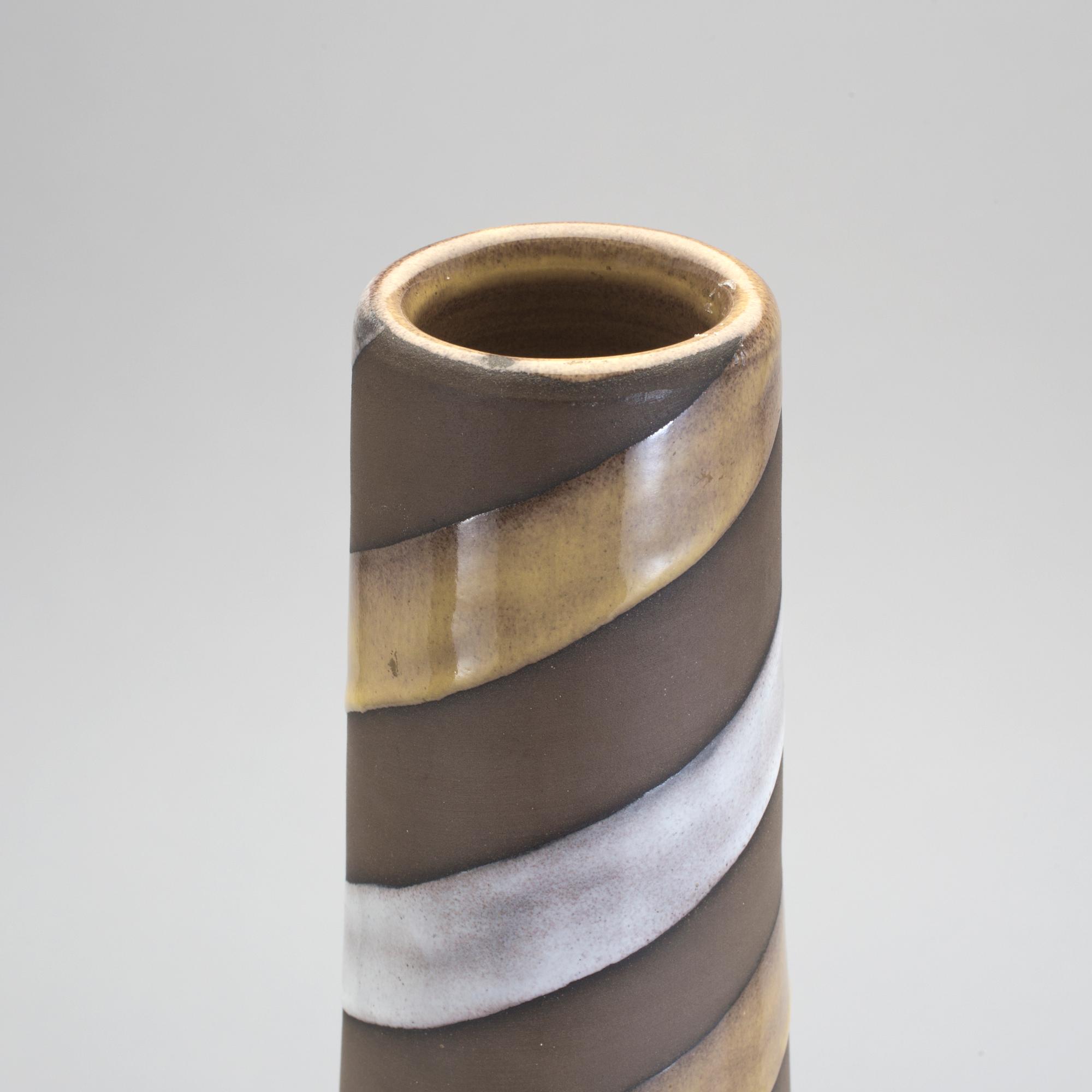 INGRID ATTERBERG, Upsala Ekeby. Vas, "Spiral", i produktion 1950-1956.