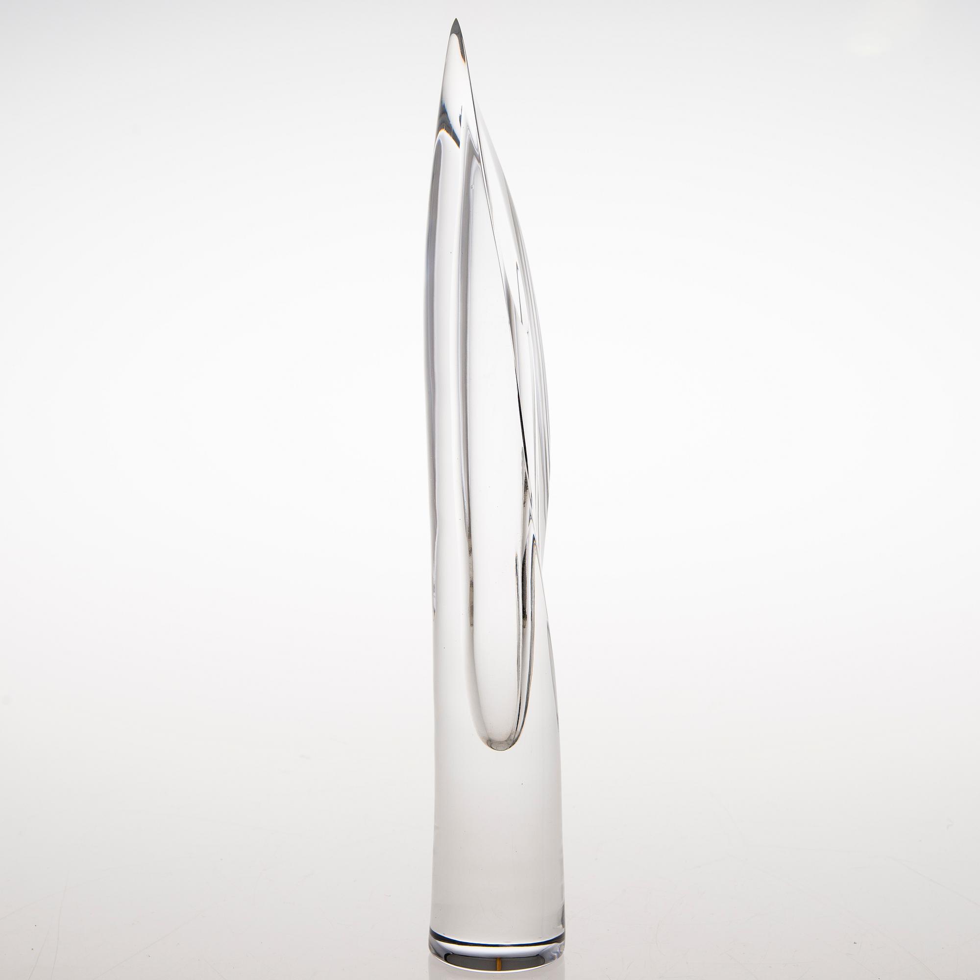 Aimo Okkolin, An 'Iris sculpture signed Aimo Okkolin, Riihimäen Lasi Oy.