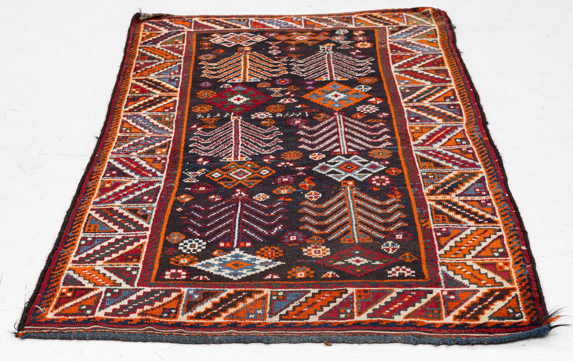 Matta, Kaukasus, ca 200 x 113 cm.