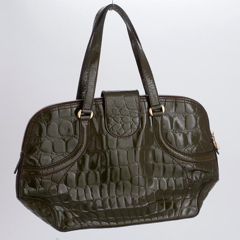 VÄSKA, "Flapper crocodile-effect bag",  Alexander McQueen.