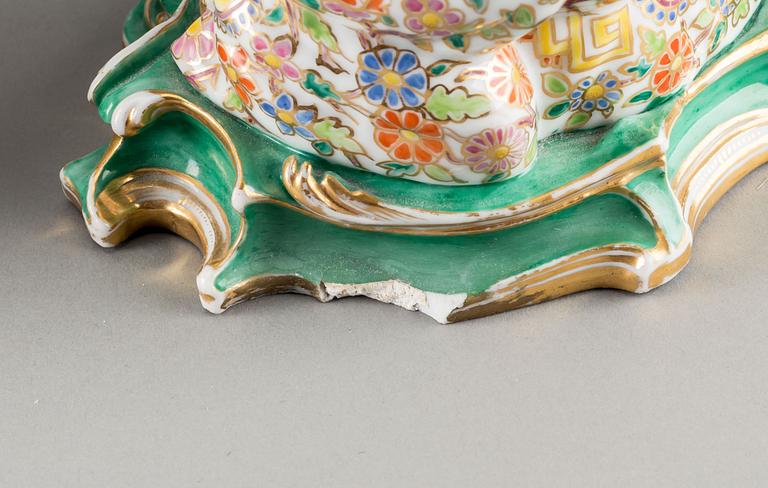 FIGURINER, ett par, porslin, märkt J.P. (Jacob Petit), 1800-tal.