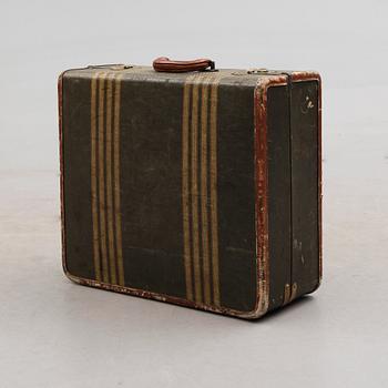 RESVÄSKA, 1900-talets mitt.