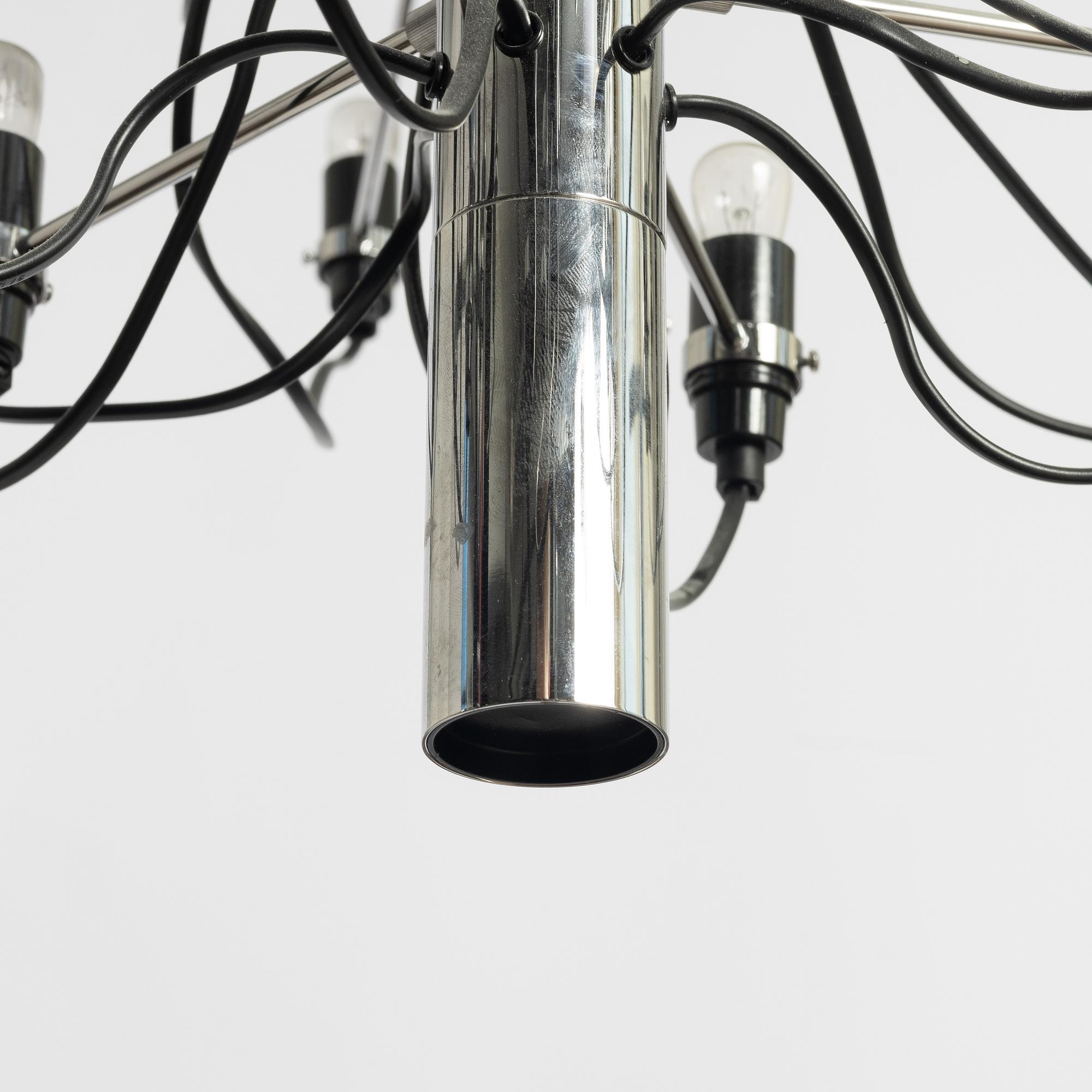 Gino Sarfatti, a model 2097/30 chandelier, Flos, Italy.