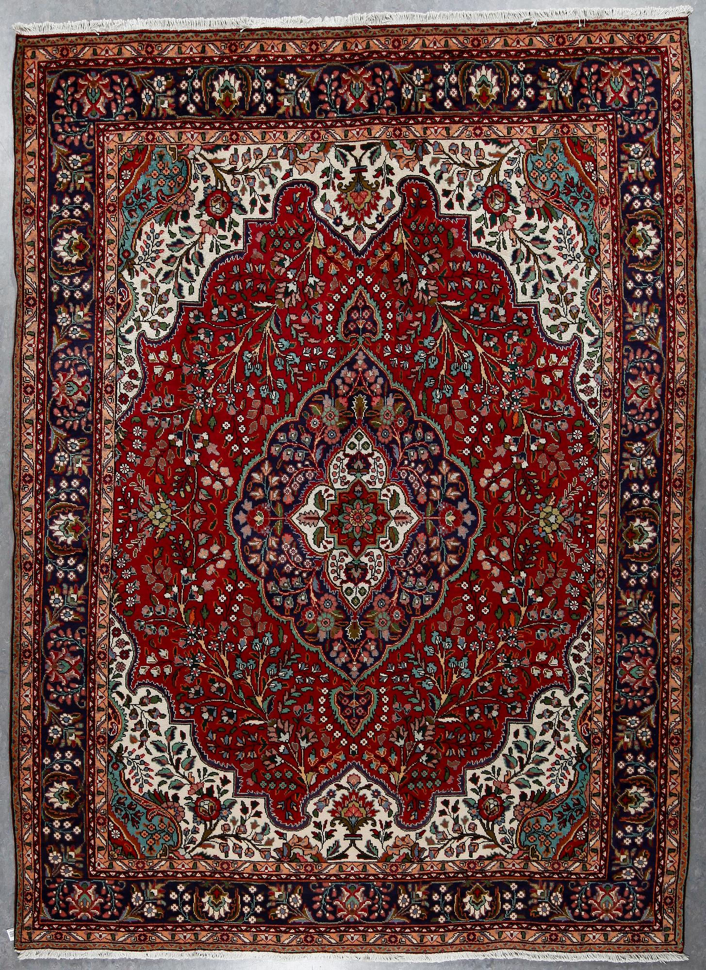 MATTA, möjligen Täbris, ca 340x250 cm.