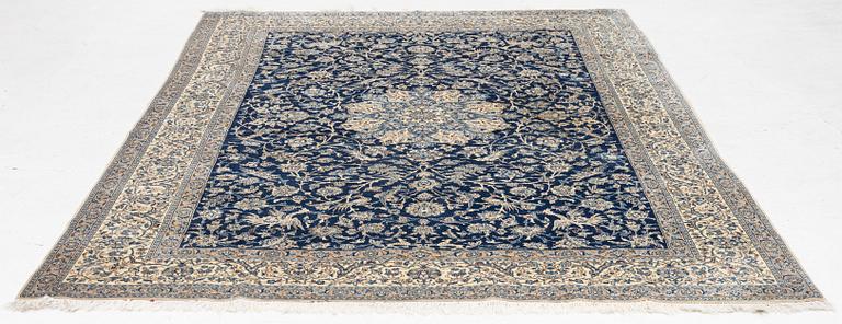 Carpet, Nain, approx. 288 x 202 cm.